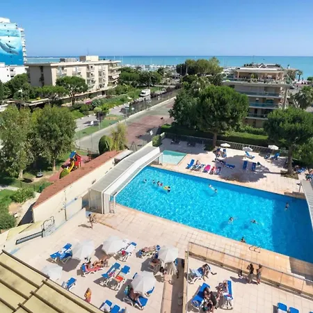 Climatise - Piscine - Tennis - Bord De דירה